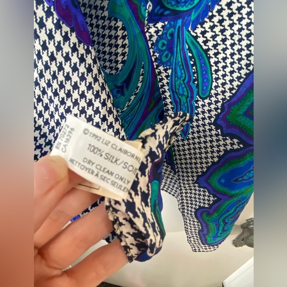 Vintage Liz Claiborne Patterned Silk Scarf Houndstooth - Picture 6 of 6